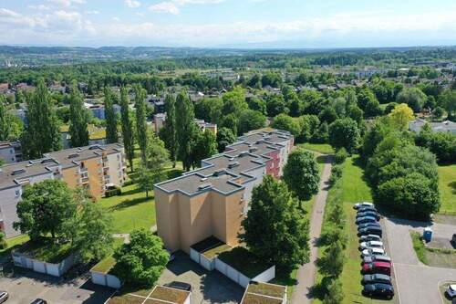 Wohnanlage mit Umgebung - 