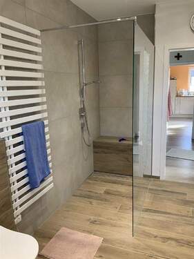 mit Doppelwaschtisch.. - 