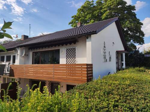 Hausansicht 1 - Sehr gepflegtes Endhaus auf traumhaftem Grundstück in gesuchter Lage Ma-Niederfeld