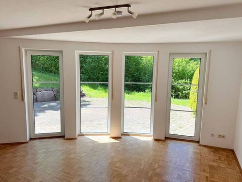 Wohnzimmer - Etagenwohnung mit 79,70 m&sup2; in Unterkirnach zum Kaufen