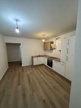 Eingangsbereich & Küche - 