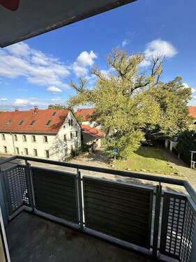 Balkon 1 Wohnbereich - 