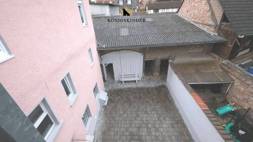 Innenhof - 1 Zimmer Mehrfamilienhaus, Wohnhaus in Großostheim