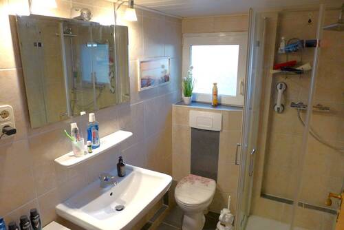 Badezimmer mit Dusche - 