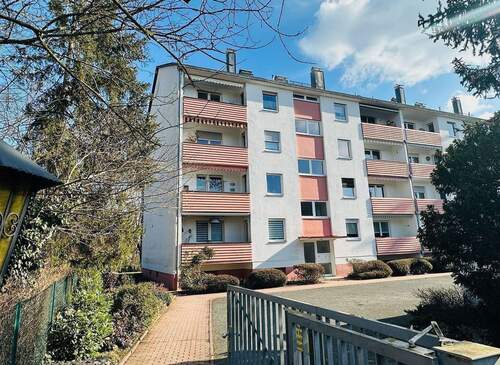 WILLKOMMEN ZUHAUSE - ** Freie 3 Zimmer Wohnung mit guter Ausstattung, 2 Balkonen, Einbauküche **