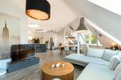 Loftig. Lichtdurchflutet. - 