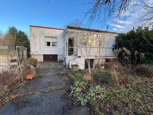 Vorderansicht vom Bungalow - Grundstück in Magdeburg / Kannenstieg