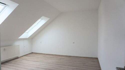 Schafzimmer - Etagenwohnung mit 72,50 m&sup2; in Neukieritzsch zur Miete