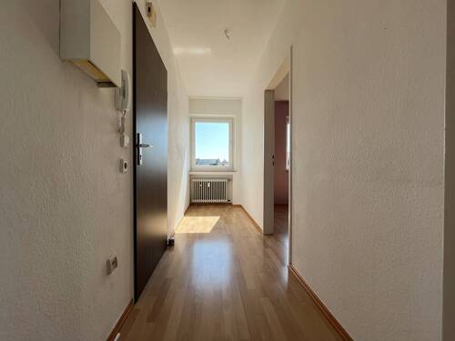 Flur Eingang Küche - 2 Zimmer Etagenwohnung zum Kaufen in Viersen