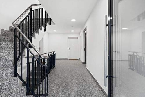 Eingangsbereich/Treppenhaus - 