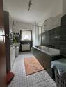 Teilansicht vom Badezimmer im EG - 