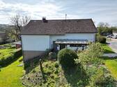Ansicht vom Wohnhaus 
- 6 Zimmer Einfamilienhaus in Reichshof