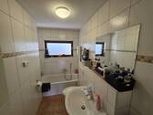 Tagelichtbad mit Wanne - 