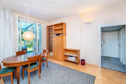 Wohnzimmer mit Blick zur Terrasse - 6 Zimmer Reihenendhaus in Berlin-Lankwitz