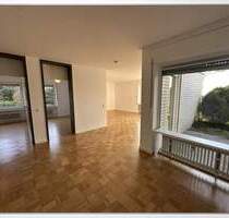 GROSSZÜGIGE und TOP GESCHNITTENE 4-Zimmerwohnung in sehr ruhiger Wohnlage - Bad Soden am Taunus Neuenhain