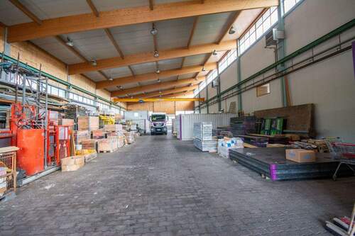 Westflügel Halle mit Kranbahn - 