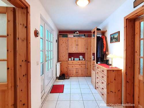 Geräumige Diele - 2 Zimmer Bungalow zum Kaufen in Berlin