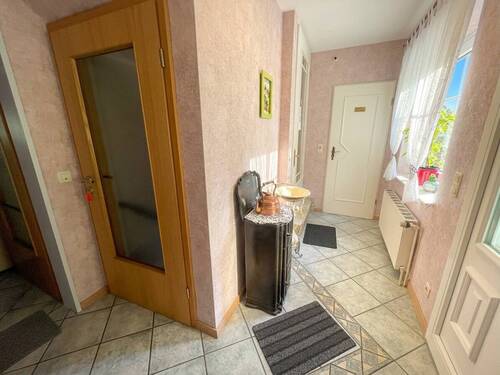 Eingangsbereich - 7 Zimmer Mehrfamilienhaus, Wohnhaus zum Kaufen in Geestland-Hymendorf