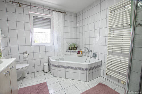 Badezimmer Obergeschoss - 1 Zimmer Einfamilienhaus in Hehlen