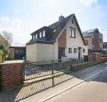 Großzügiges, modernisierungsbedürftiges Ein- Zweifamilienhaus in Timmendorfer Strand