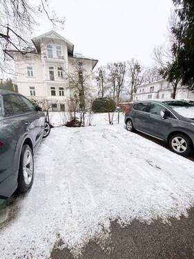 27 Kfz-Außenstellplatz.jpg - 