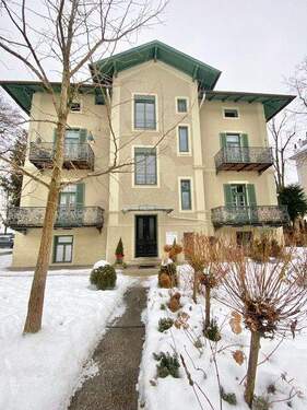 4Hauseingang.jpg - Etagenwohnung mit 67,00 m&sup2; in Bad Reichenhall zum Kaufen