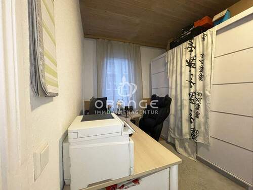 ...gearbeitet. Ein Schreibtisch findet hier seinen Platz - 