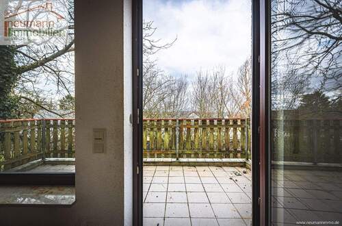 Blick auf Balkon EG - 