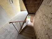 Treppe zum Erdgeschoss - 