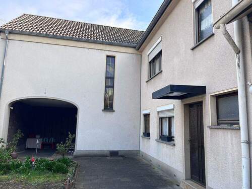 Ansicht Innenhof - 5 Zimmer Einfamilienhaus zum Kaufen in Niederkassel-Rheidt