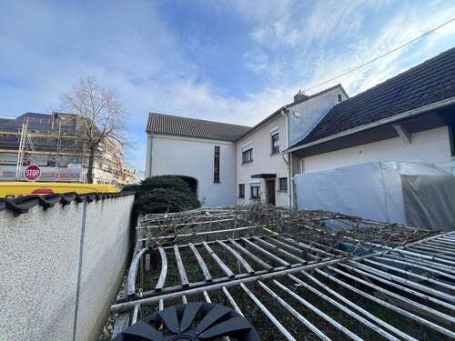 Ansicht Innenhof - 5 Zimmer Einfamilienhaus in Niederkassel-Rheidt