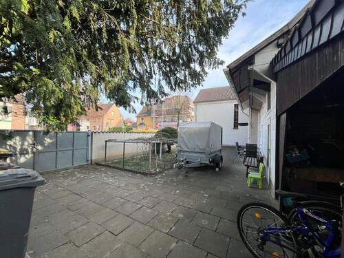 Ansicht Innenhof - Einfamilienhaus mit 128,00 m&sup2; in Niederkassel-Rheidt zum Kaufen