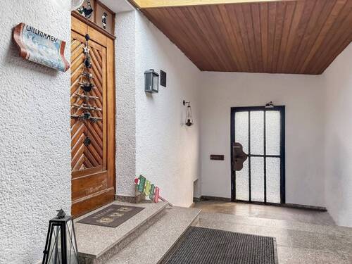 Eingangsbereich - 6 Zimmer Mehrfamilienhaus, Wohnhaus in Extertal