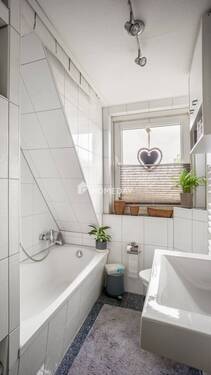 1. OG Badezimmer 1 - 