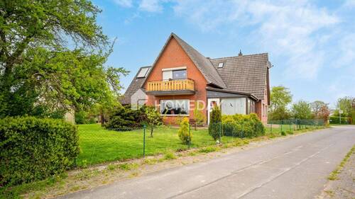 Außenansicht 3 - Zweifamilienhaus mit ca. 300 m² Wohnfläche, Gartenidylle und vielseitigen Nutzungsmöglichkeiten