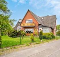 Zweifamilienhaus mit ca. 300 m² Wohnfläche, Gartenidylle und vielseitigen Nutzungsmöglichkeiten - Rethwisch
