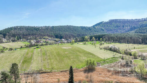 Blick auf Feld und Maimont - 