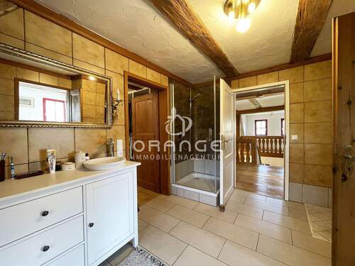 ...welches neu und hellgrau gefliest werden wird - 