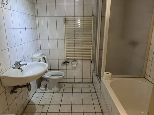 Bad Wohnung 2 - Mehrfamilienhaus, Wohnhaus mit 326,00 m&sup2; in Buttstädt zum Kaufen