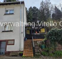 Ein- bis Zweifamilienhaus mit großem Grundstück in Wiesbach