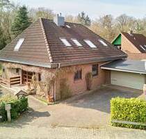 Großes Einfamilienhaus mit Einliegerwohnung und Vollkeller in Malente Krummsee - Malente / Krummsee