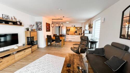 Wohn - und Essbereich - 