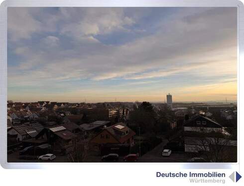 Ausblick Ost - Renovierte 3-Zimmer Etagenwohnung (4.OG) mit Stellplatz in Heimerdingen