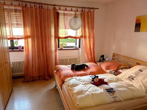 Schlafzimmer 1 - Mehrfamilienhaus, Wohnhaus mit 142,00 m&sup2; in München zum Kaufen