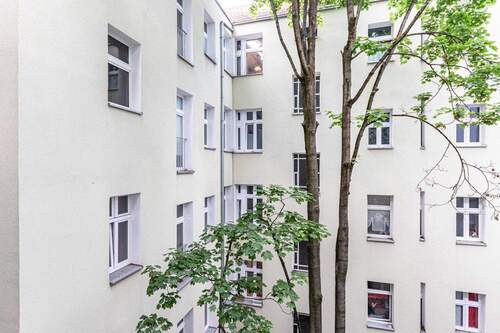 Fassade Hof 1 - Mehrfamilienhaus, Wohnhaus zum Kaufen in Berlin-Wedding