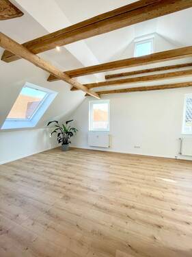 Wohnzimmer Ansicht 2 - 2 Zimmer Etagenwohnung zum Kaufen in Lemgo