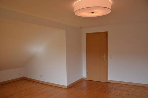 Großes, helles Zimmer OG - 