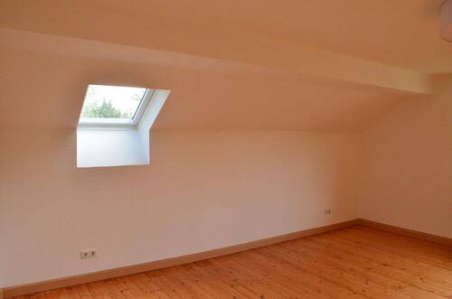 Großes, helles Zimmer OG - 