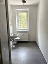  Bad - Naturnahe, günstige Wohnung mit Einbauküche