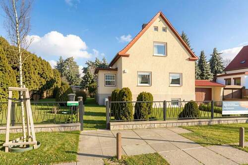 Vorderansicht - (KI optimiert) - Einfamilienhaus für Handwerker:innen unweit Schönebecker Heide